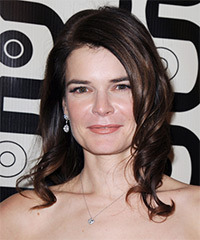 Betsy Brandt Hairstyle - click to view hairstyle information