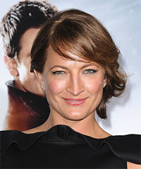 Zoe Bell Hairstyle - click to view hairstyle information