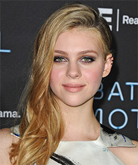 Nicola Peltz Hairstyle - click to view hairstyle information