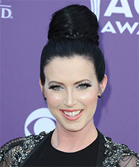 Shawna Thompson Hairstyle - click to view hairstyle information
