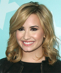 Demi Lovato Hairstyle - click to view hairstyle information