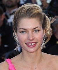 Jessica Hart Hairstyle - click to view hairstyle information
