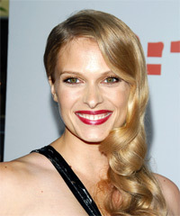 Vinessa Shaw Hairstyle - click to view hairstyle information