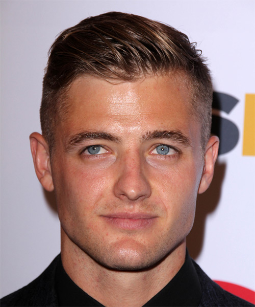 Robbie Rogers Short Straight    Brunette   Hairstyle