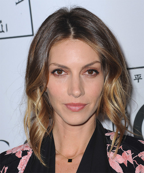 Dawn Olivieri Medium Wavy Center-Parted Hairstyle