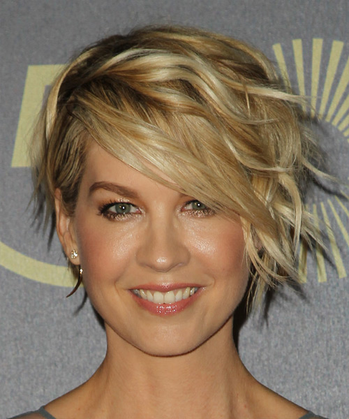 Jenna Elfman Short Wavy Hairstyle with Bangs - Faux Fringe