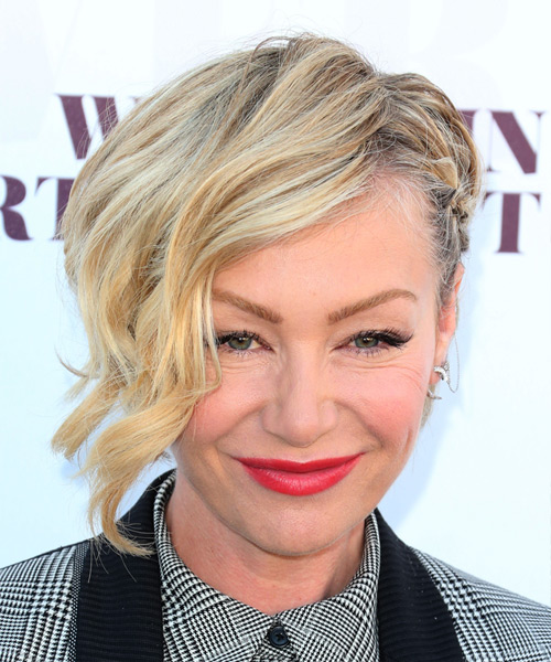 Portia De Rossi Wavy Half Up Hairstyle