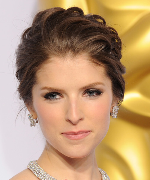 Anna Kendrick Long Wavy    Chocolate Brunette  Updo