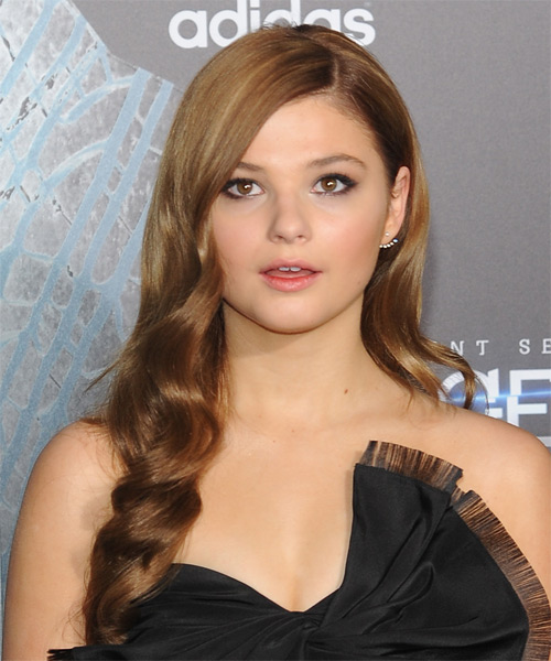 Stefanie Scott Long Wavy    Brunette