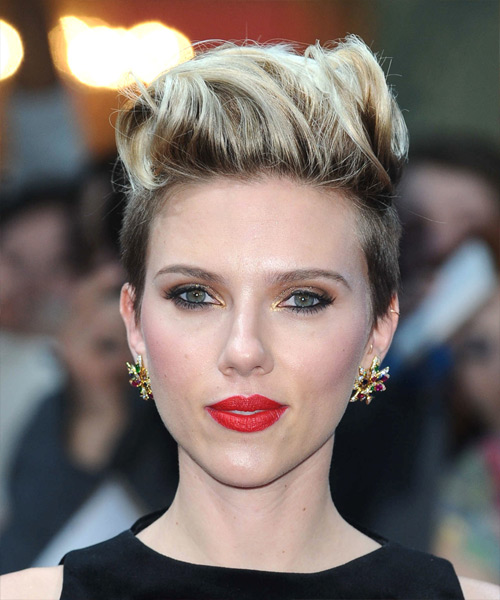 Scarlett Johansson Short Straight    Brunette     with Light Blonde Highlights