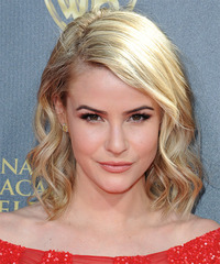 Linsey Godfrey Hairstyles