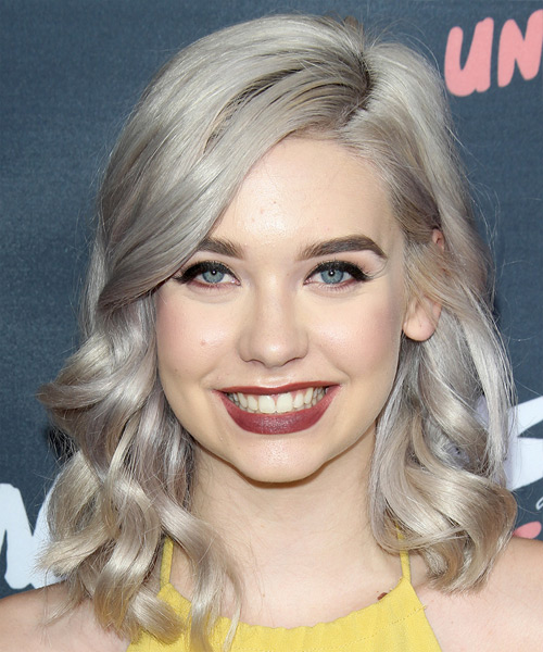 Amanda Steele Medium Wavy    Grey   Hairstyle with Side Swept Bangs