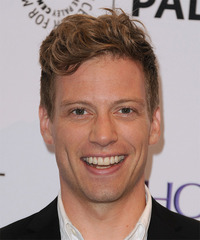 Barrett Foa Short Wavy Light Brunette Hairstyle