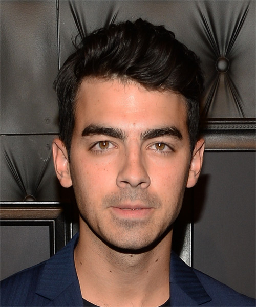 2011: Joe undergoes yet another hair transformation! - 19 Photos Of Joe  Jonas' Body... - Capital