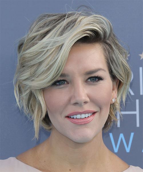 Charissa Thompson Short Wavy Hairstyle