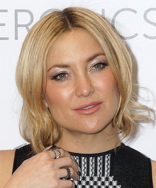 Kate Hudson Medium Straight   Light Honey Blonde Bob  Haircut