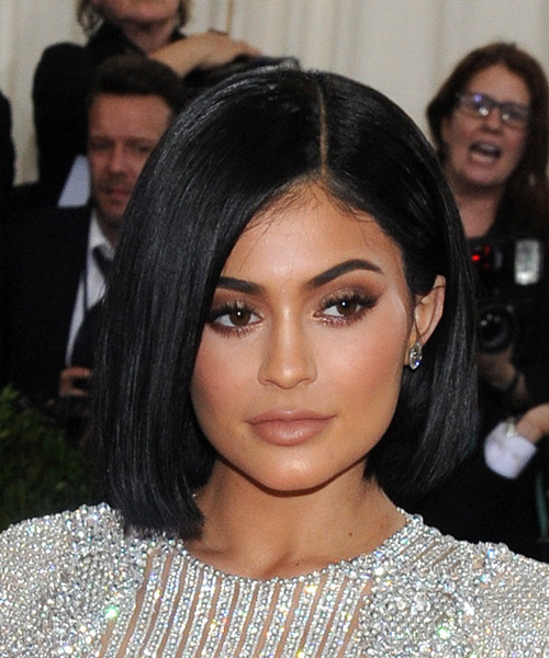 Kylie Jenner  Medium Straight   Black  Bob