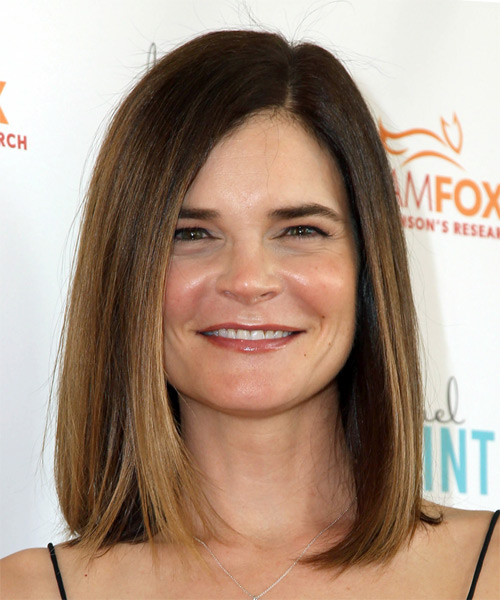 Betsy Brandt lob with deep side part