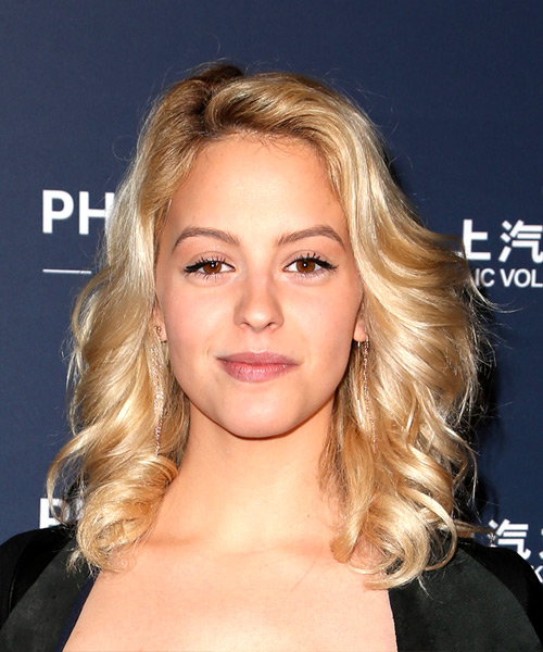 Gage Golightly Medium Wavy   Light Blonde