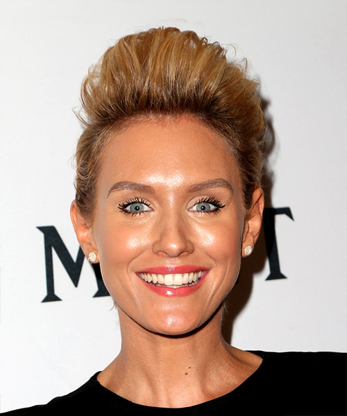 Nicky Whelan Eye-Catching Short Straight Casual Updo Hairstyle