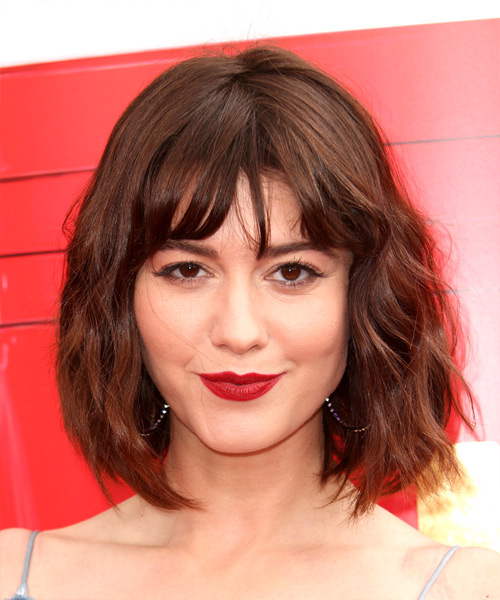 Mary Elizabeth Winstead Medium Wavy    Brunette Bob  Haircut with Layered Bangs