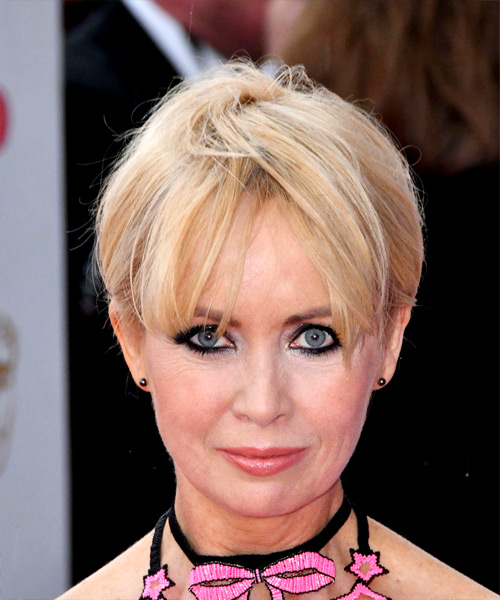 Lysette Anthony     Light Blonde Pixie  Haircut with Layered Bangs