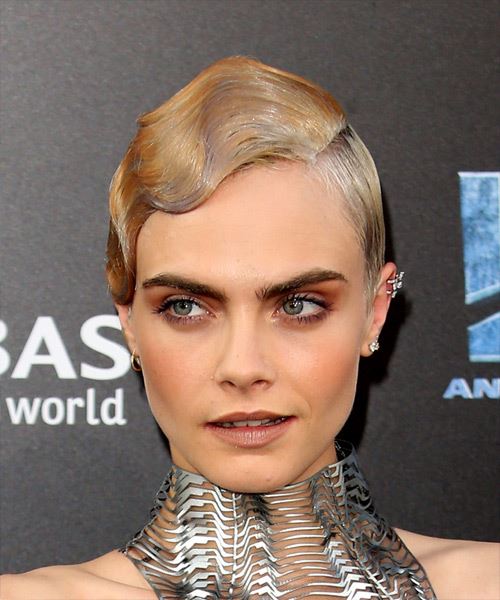 Cara Delevingne     Light Blonde Pixie  Haircut