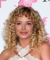 Ashley Rickards Hairstyles