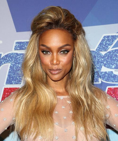 Tyra Banks Long Wavy    Blonde