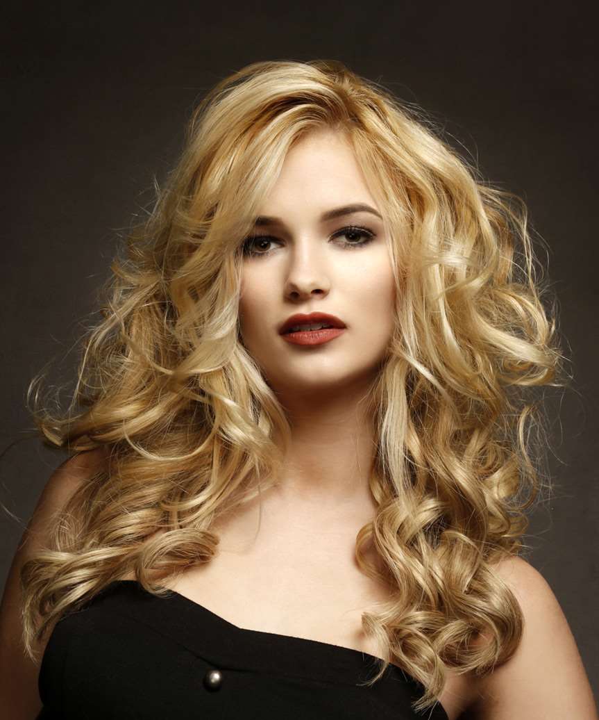  Long Wavy Casual Hairstyle - Medium Blonde