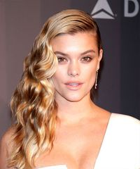 Nina Agdal Hairstyles