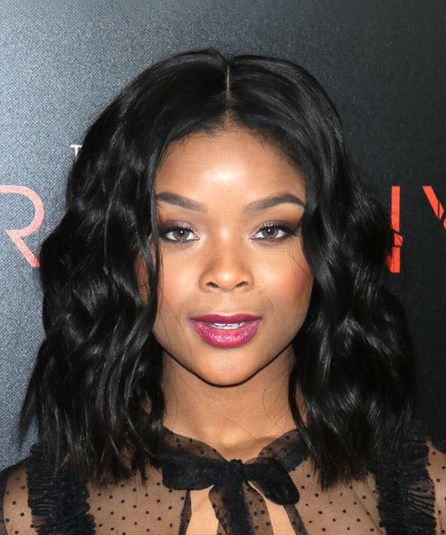 Ajiona Alexus Medium Wavy  Bob  Haircut 