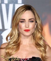 Caity Lotz Hairstyles