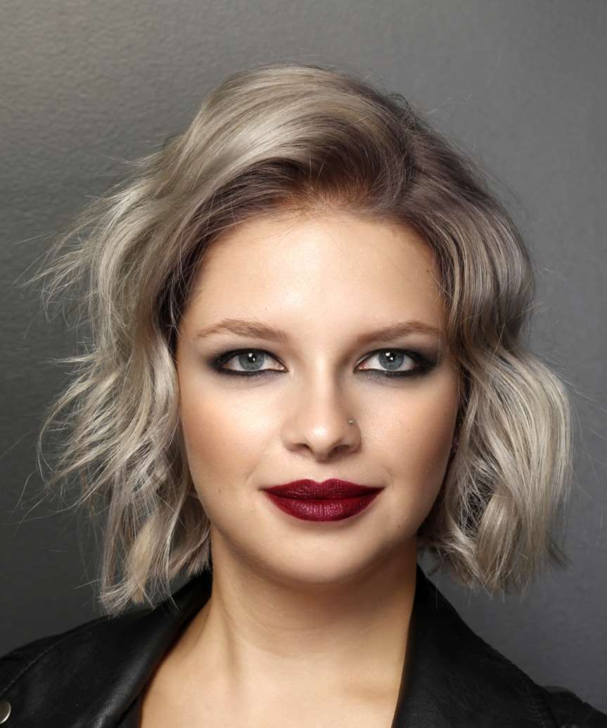 short hairstyles for wavy hair