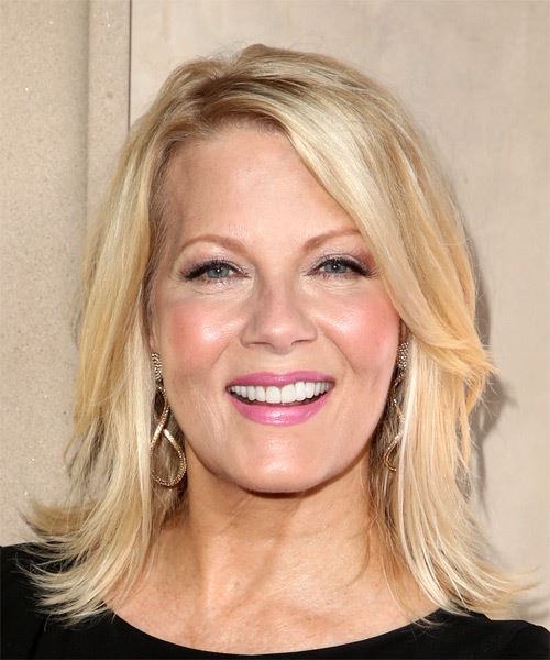 Barbara Niven Medium Straight   Light Blonde   with Side Swept Bangs