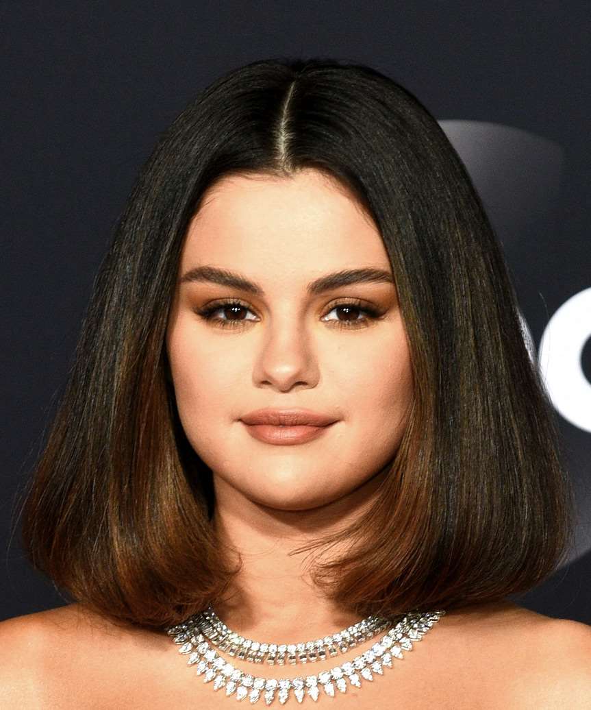 Selena Gomez Medium Straight   Dark Copper Brunette Bob  Haircut with Blunt Cut Bangs