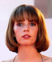 Maya Hawke Hairstyles