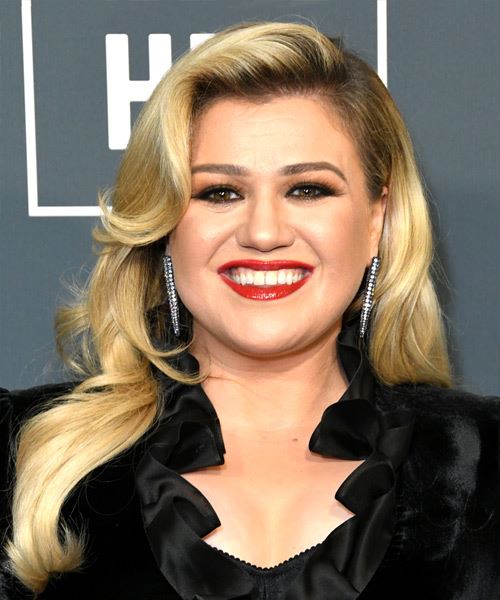 Kelly Clarkson Long Wavy   Light Blonde   Hairstyle with Side Swept Bangs 