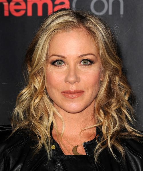 Christina Applegate Long Wavy    Blonde   Hairstyle   with Light Blonde Highlights