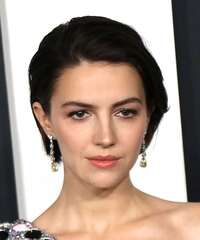 Ella Hunt Hairstyles