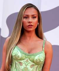 Ester Exposito Hairstyles