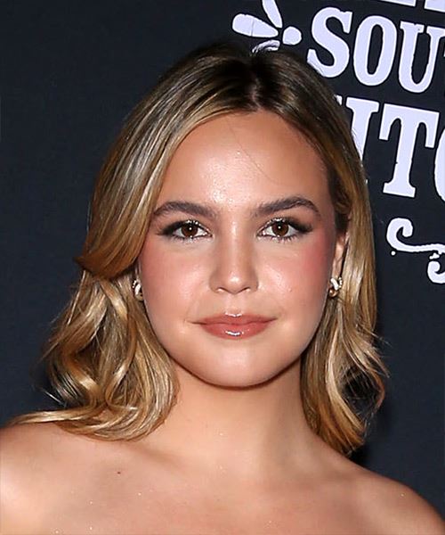 Bailee Madison Long Wavy    Brunette   Hairstyle   with  Blonde Highlights