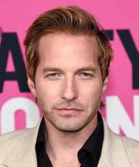 Ryan Hansen Hairstyles