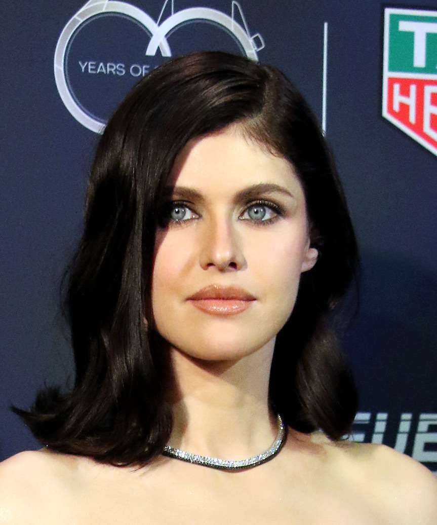 Alexandra Daddario Wavy Shoulder Length Hairstyle Alexandra Daddario Wavy Shoulder Length Hairstyle