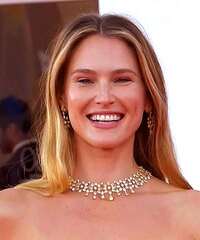 Bar Refaeli Hairstyles