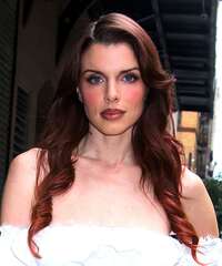 Julia Fox Hairstyles