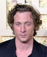 Jeremy Allen White Hairstyles