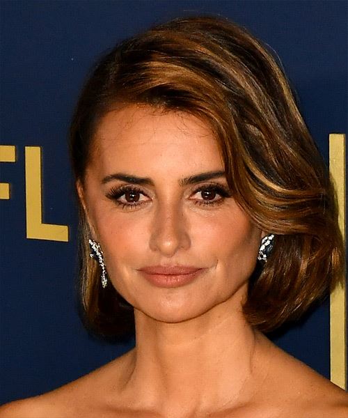 Penelope Cruz Medium-Length Hairstyle With Highlights - side view