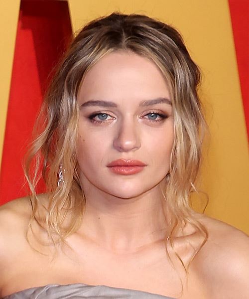Joey King Half-Up Hairstyle With Subtle Curls - side view