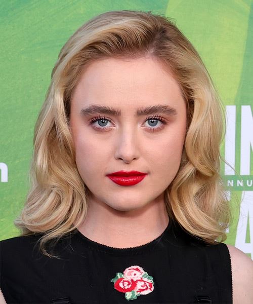 Kathryn Newton Long Hairstyle With Subtle Curls - side view